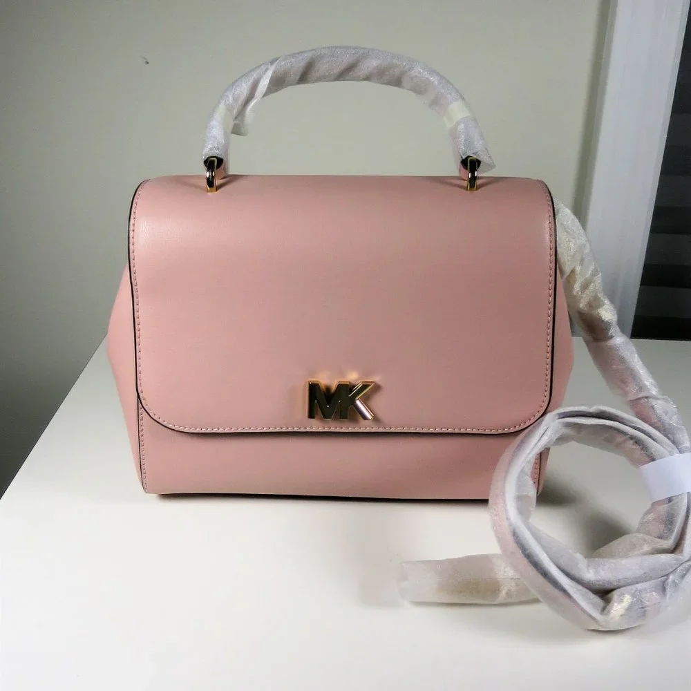 Michael Kors disclaimer color